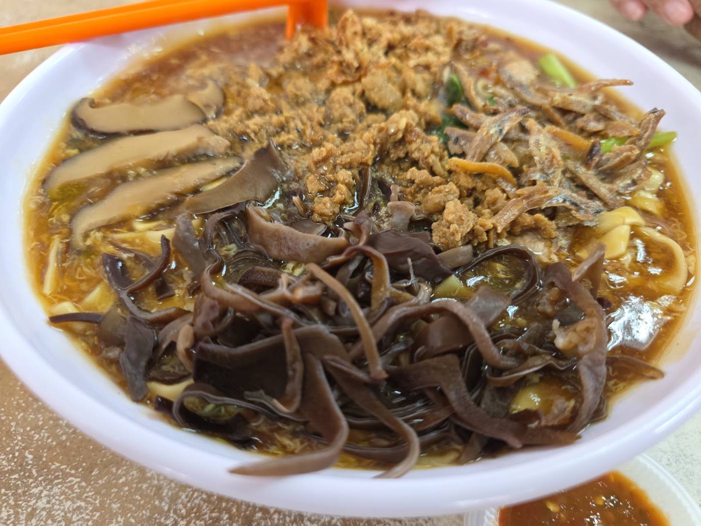 Pan mee with mushrooms